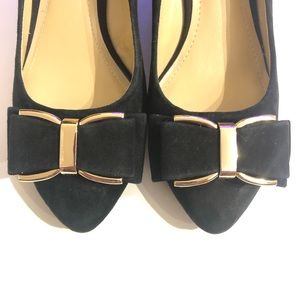 BCBG Alek Suede Black Wedges - Sz 6